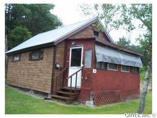 124 Alamogin Rd, Hammond, NY 13646