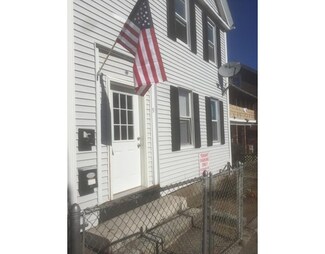 9 Centre St, Lowell, MA 01852