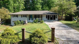 3627 Groovers Lake Rd, Lithia Springs, GA 30122