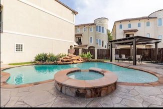 5526 Mcculloch Cir, Houston, TX 77056