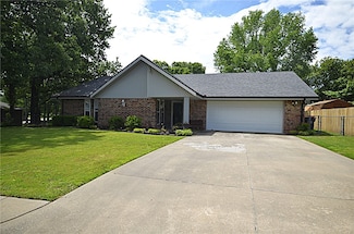 3001 McDonald Ave, Springdale, AR 72762
