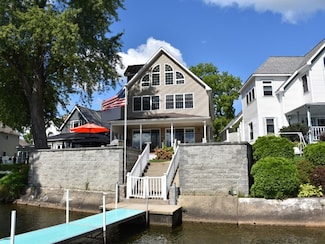 10913 Lake Front St, Conneaut Lake, PA 16316