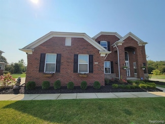 6119 Amber Ln, Grand Blanc, MI 48439