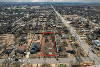 265 Prairie St, Uvalde, TX 78801