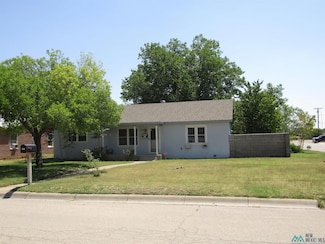 917 S 6th St, Artesia, NM 88210