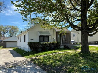 1245 Clark St, Holland, OH 43528