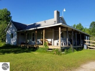 2202 S 13 1 2 Rd, Harrietta, MI 49638
