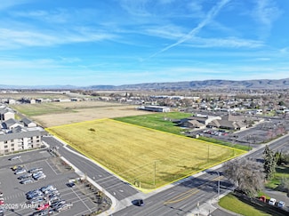 905 S 72nd Ave, Yakima, WA 98908