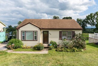 384 Frontier Dr, Staunton, VA 24401