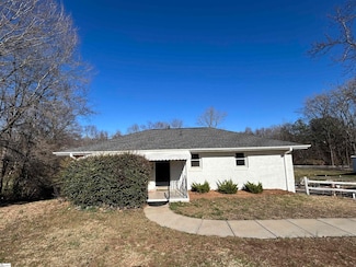 190 Seay Rd, Boiling Springs, SC 29316