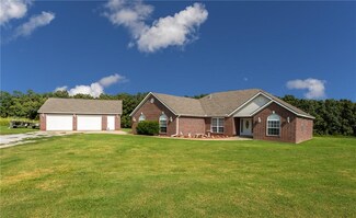 890 S Maple Rd, Colcord, OK 74338