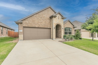 136 Wagon Mound Dr, Waxahachie, TX 75167