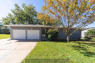 711 Crane Ave, Hastings, NE 68901