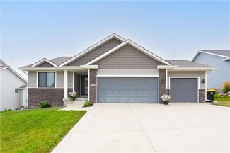 1404 Evans View Dr, Adel, IA 50003