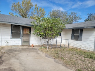 408 W Oak St, Sonora, TX 76950