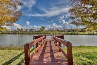7 Bartlett Rd, Sealy, TX 77474