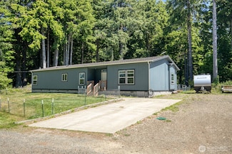 26 Ocean View Dr N, Taholah, WA 98587