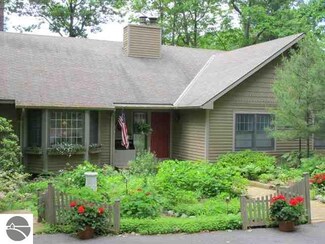 5033 Woodridge Rd, Glen Arbor, MI 49636