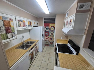 2303 W Michigan Ave Unit B10, Pensacola, FL 32526