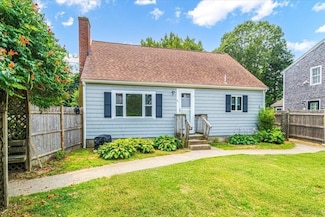 27 Cricket Ln, Marshfield, MA 02050