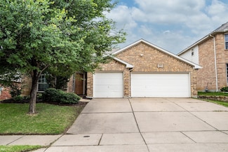 10149 Red Bluff Ln, Fort Worth, TX 76177