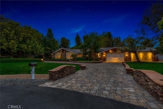 752 N Creekview Dr, Orange, CA 92869
