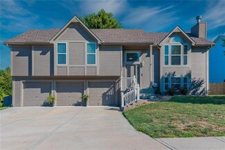 1211 Ridge Tree Ln, Pleasant Hill, MO 64080
