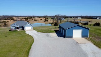6185 E Spiva Crossing Rd, Hallsville, MO 65255