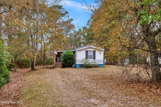 717 Cedar Ct, Hampstead, NC 28443