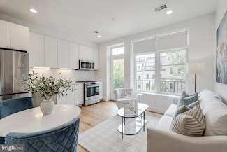 2419 Ontario Rd NW Unit 202, Washington, DC 20009