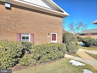 8734 Walutes Cir Unit C, Alexandria, VA 22309