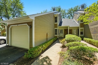 41 Cambridge Rd, Bedminster, NJ 07921