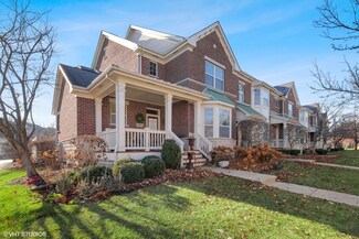 2651 Goldenrod Ln, Glenview, IL 60026