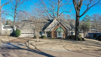2340 E Lake Oaks Dr, Memphis, TN 38134