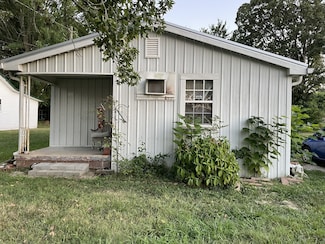 216 Strawberry St, Portland, TN 37148