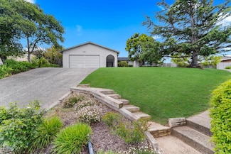 14616 Charter Oak Blvd, Salinas, CA 93907