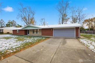 2298 Jacavanda Dr, Beavercreek, OH 45431