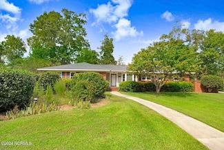 1803 Sedgefield Dr, Kinston, NC 28504