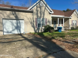 321 Maple St, Marks, MS 38646
