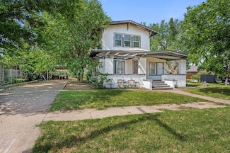 300 E 4th St, Clarendon, TX 79226