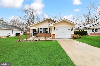 8 Pine Ave, Hammonton, NJ 08037