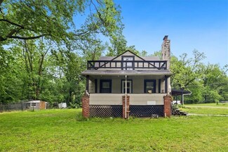 7508 Walnut St, Pleasant Valley, MO 64068