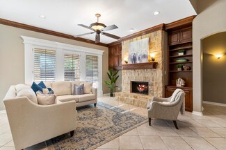 8324 Valley Oaks Dr, North Richland Hills, TX 76182
