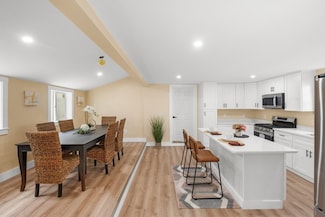 29 Beaver St, Salem, MA 01970