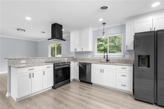 1329 King Arthur Dr, Chesapeake, VA 23323