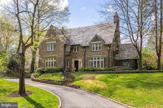 645 N Mount Pleasant Rd, Philadelphia, PA 19119