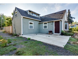 1395 Sunny Dr, Eugene, OR 97404