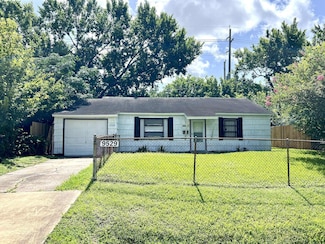 9529 Chesterfield Dr, Houston, TX 77051