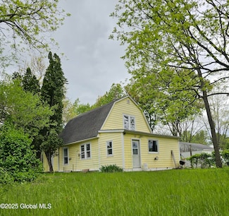 1392 Dunnsville Rd, Schenectady, NY 12306