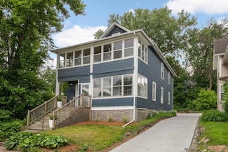 198 Robie St W, Saint Paul, MN 55107